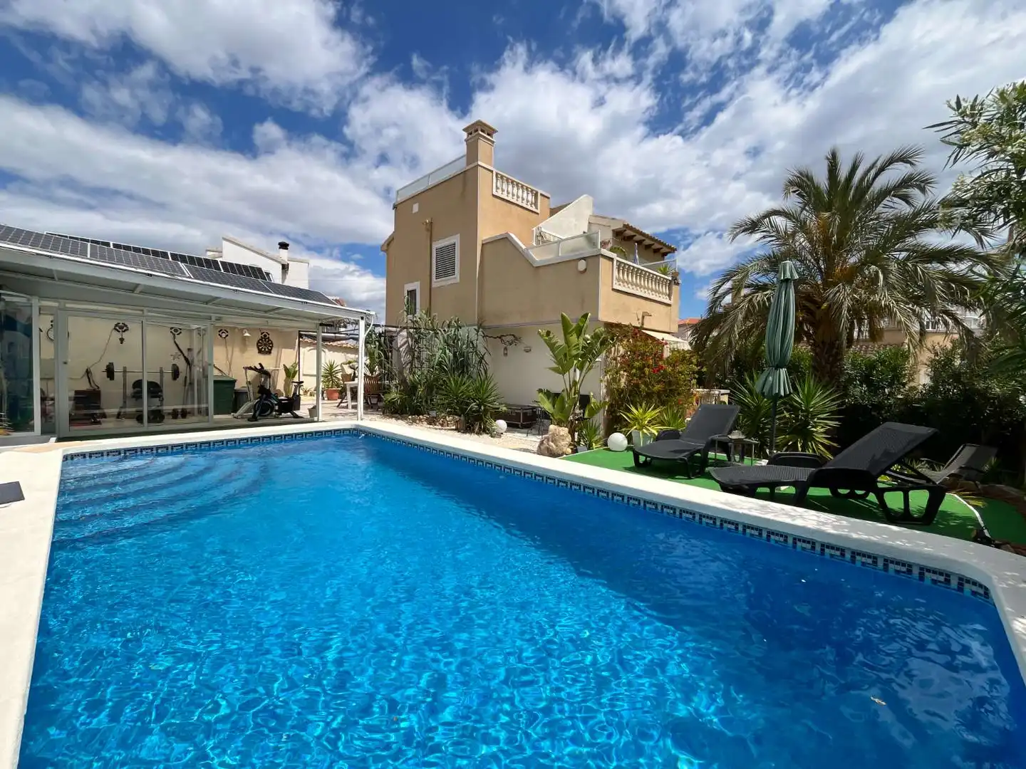 Villa avec piscine à vendre à San Miguel de Salinas