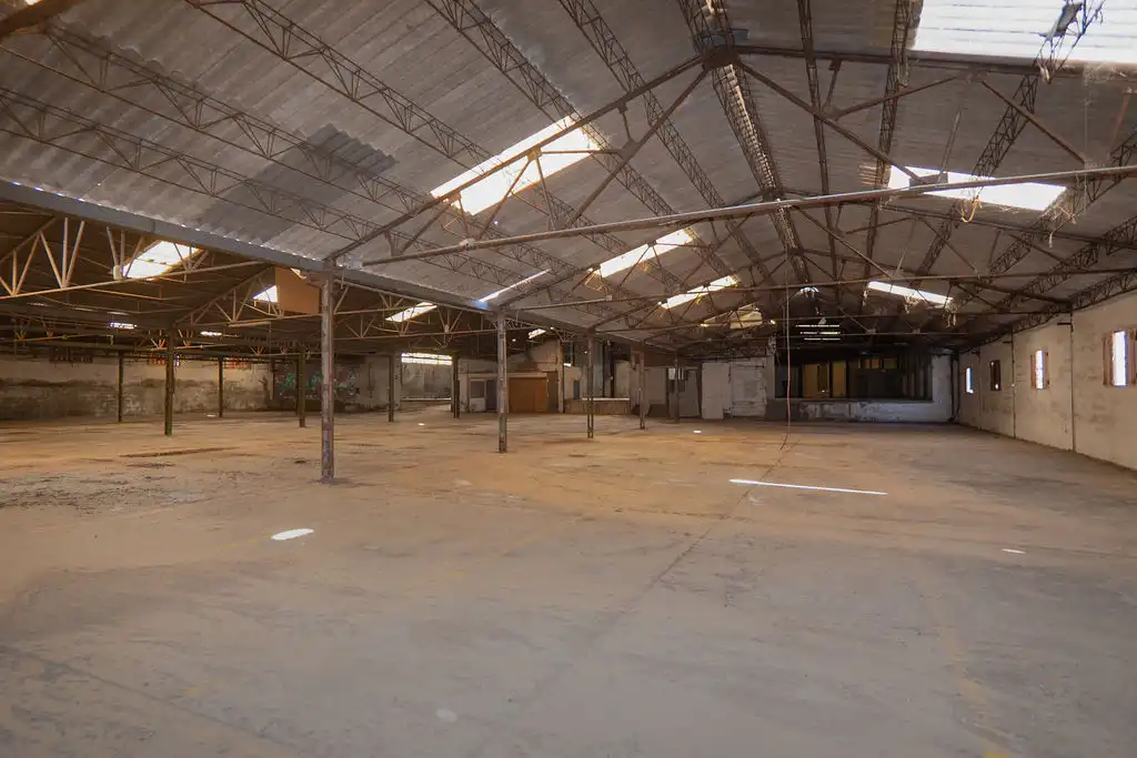 Nau industrial en venda a C/ San Javier, Baños y Mendigo
