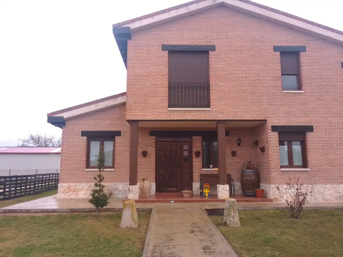 Vista exterior de Casa o xalet en venda en Quintana del Puente amb Calefacció, Jardí privat i Terrassa