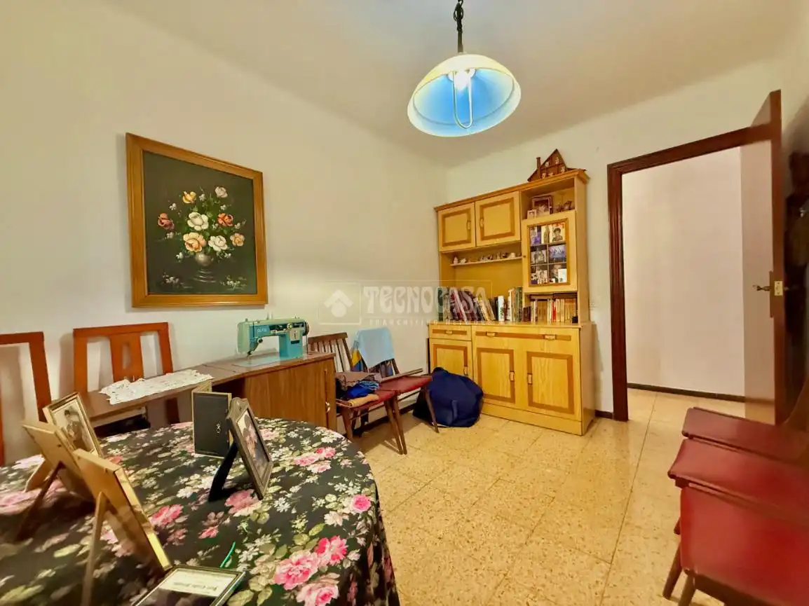 Habitación de Piso en venta en Santa Coloma de Gramenet con Balcón