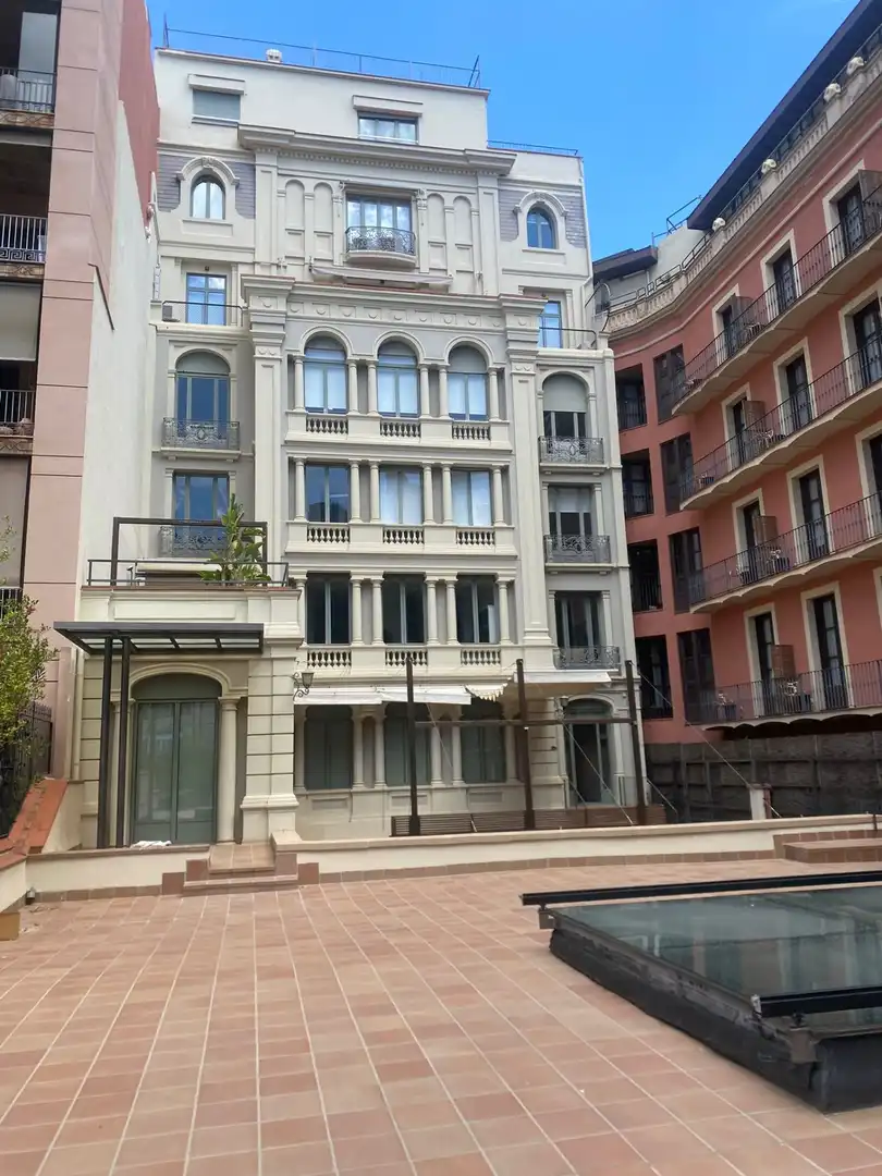 Exterior view of Office for rent in Barcelona  with Air Conditioner and Heating