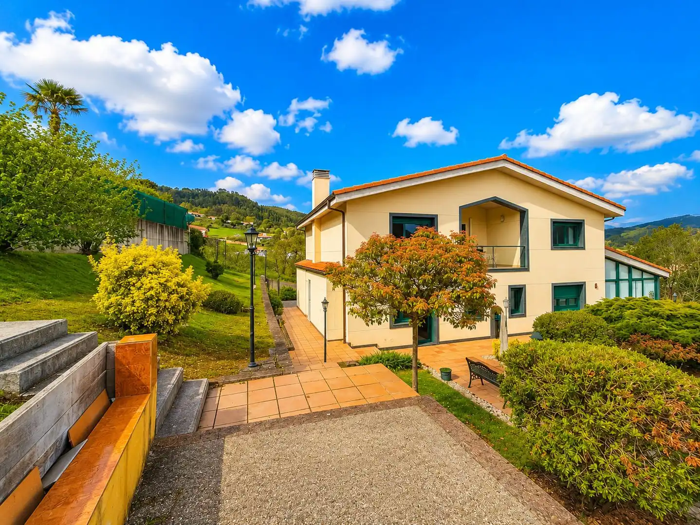 Vista exterior de Casa o xalet en venda en Grado amb Aire condicionat, Calefacció i Terrassa