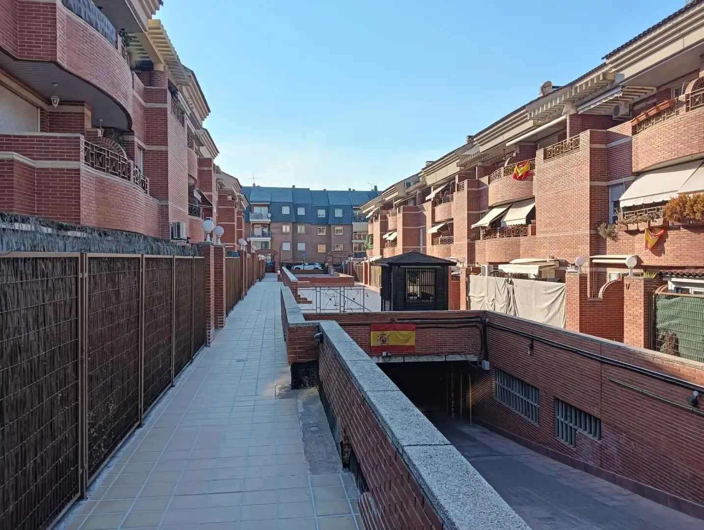 Vista exterior de Piso en venta en Las Rozas de Madrid con Calefacción, Jardín privado y Piscina comunitaria