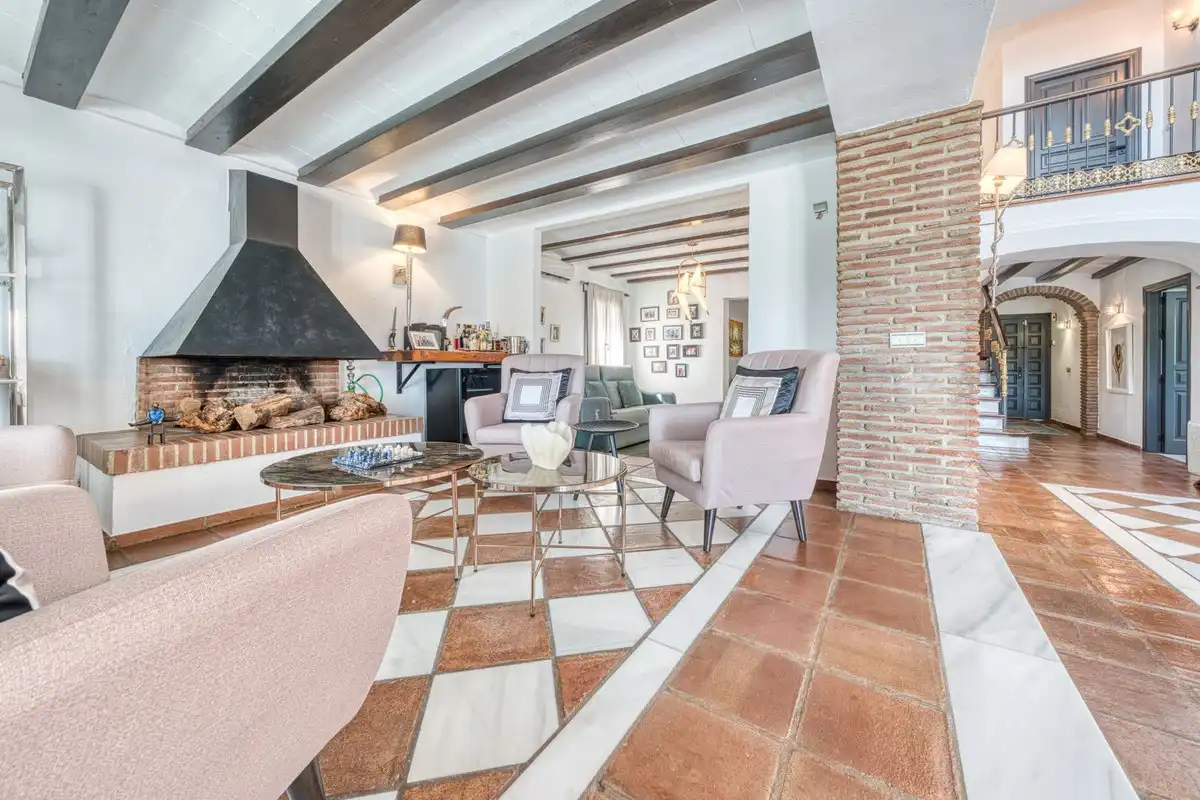 Sala d'estar de Casa o xalet en venda en Casares amb Aire condicionat, Jardí privat i Terrassa