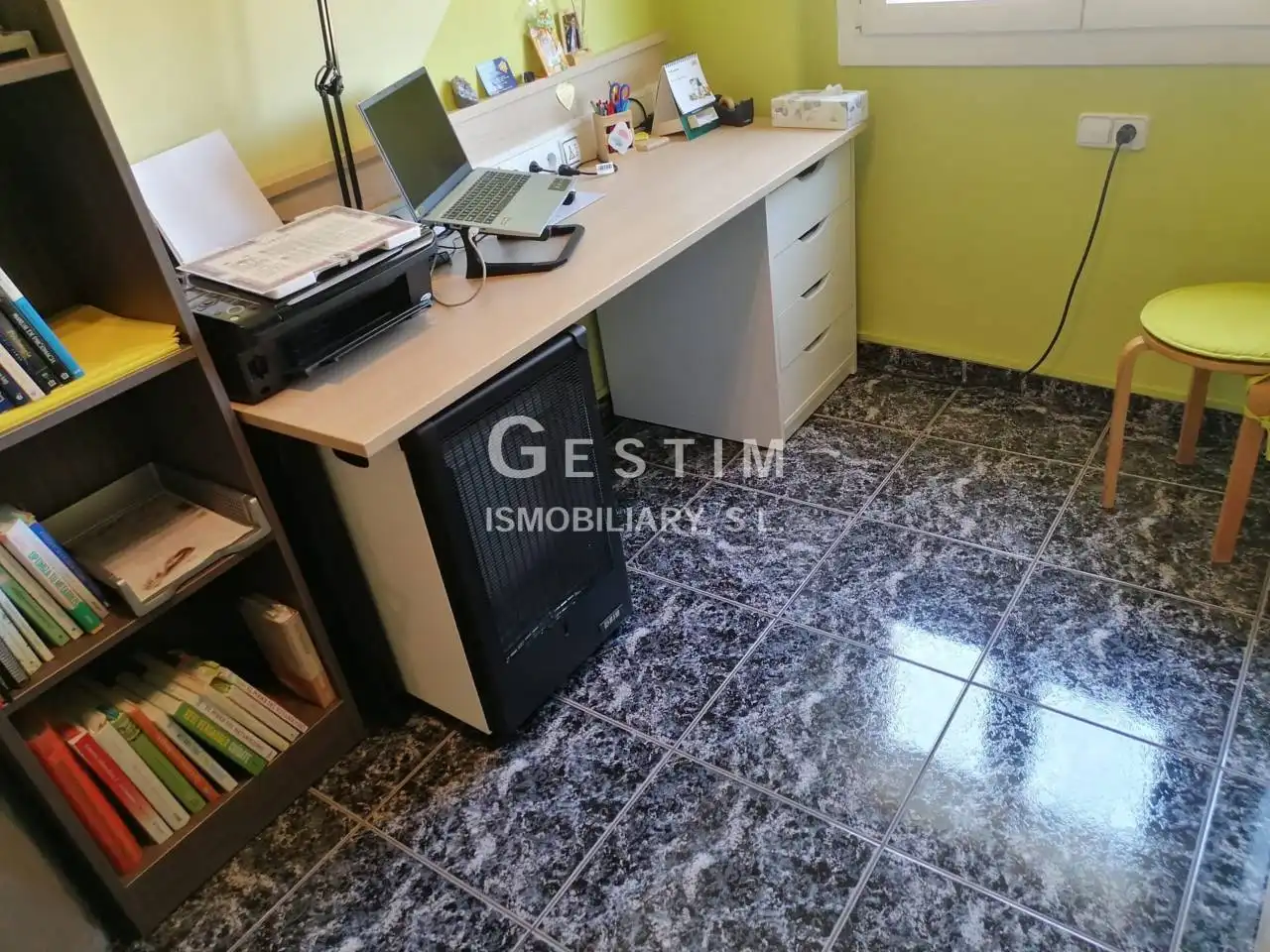 Piso en venta en Manlleu con Calefacción, Terraza y Balcón