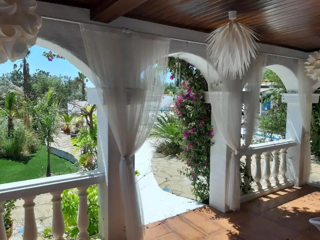 Terrasse von Haus oder Chalet zur Miete in L'Ametlla de Mar  mit Klimaanlage, Privatgarten und Schwimmbad
