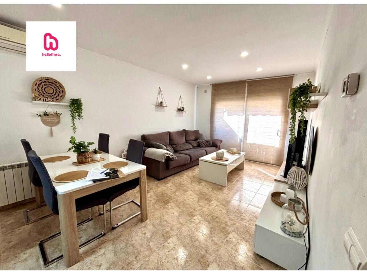 Sala d'estar de Dúplex en venda en Sant Pere de Ribes amb Aire condicionat, Calefacció i Jardí privat