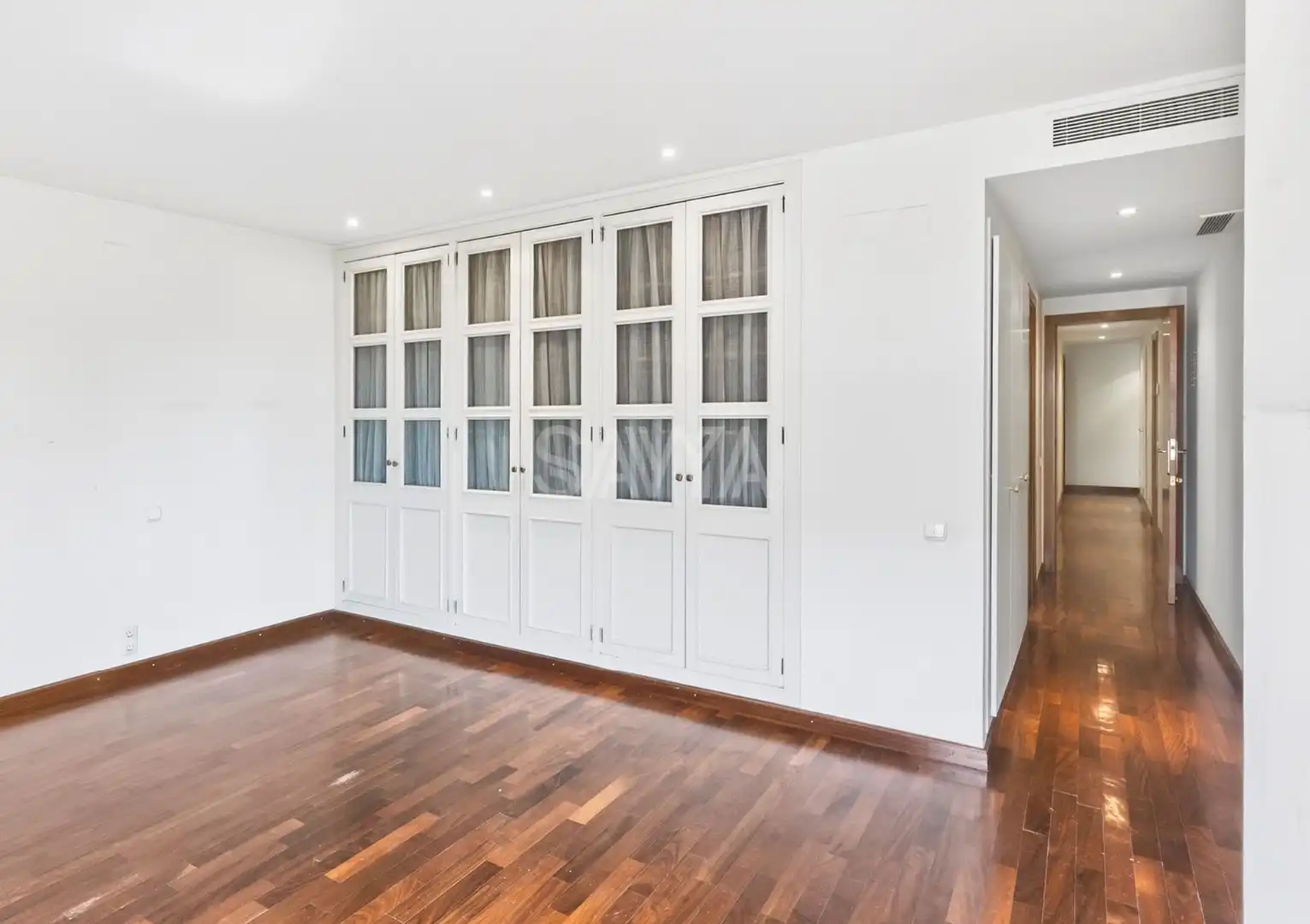Bedroom of Attic for sale in Barcelona  with Terrace, Storage room and Swimming Pool