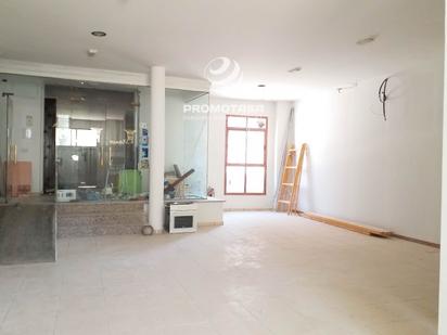 Premises for sale in Loeches  with Internet