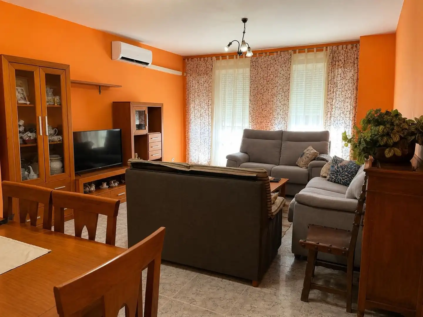 Wohnzimmer von Wohnung zum Verkauf in Candeleda mit Klimaanlage