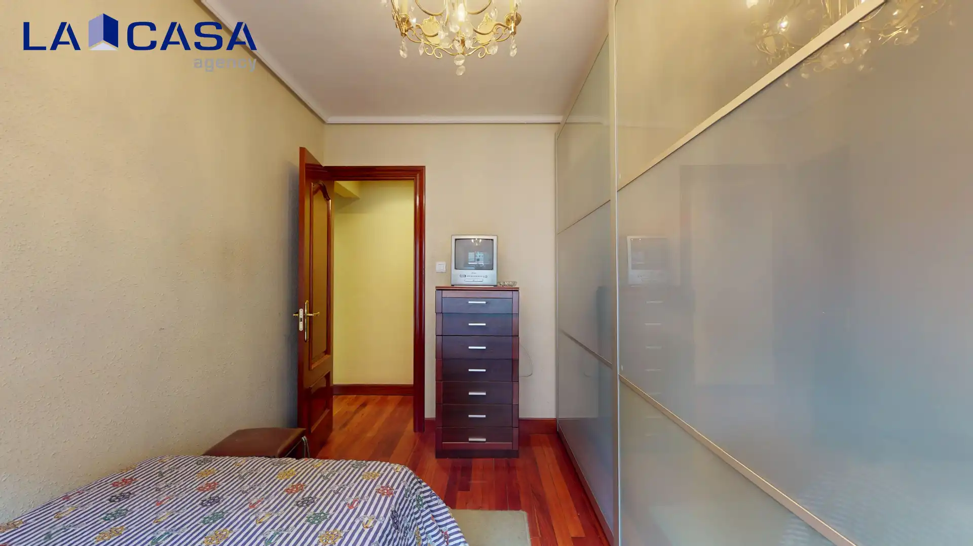 Bedroom of Flat for sale in Bilbao   with Terrace and Furnished