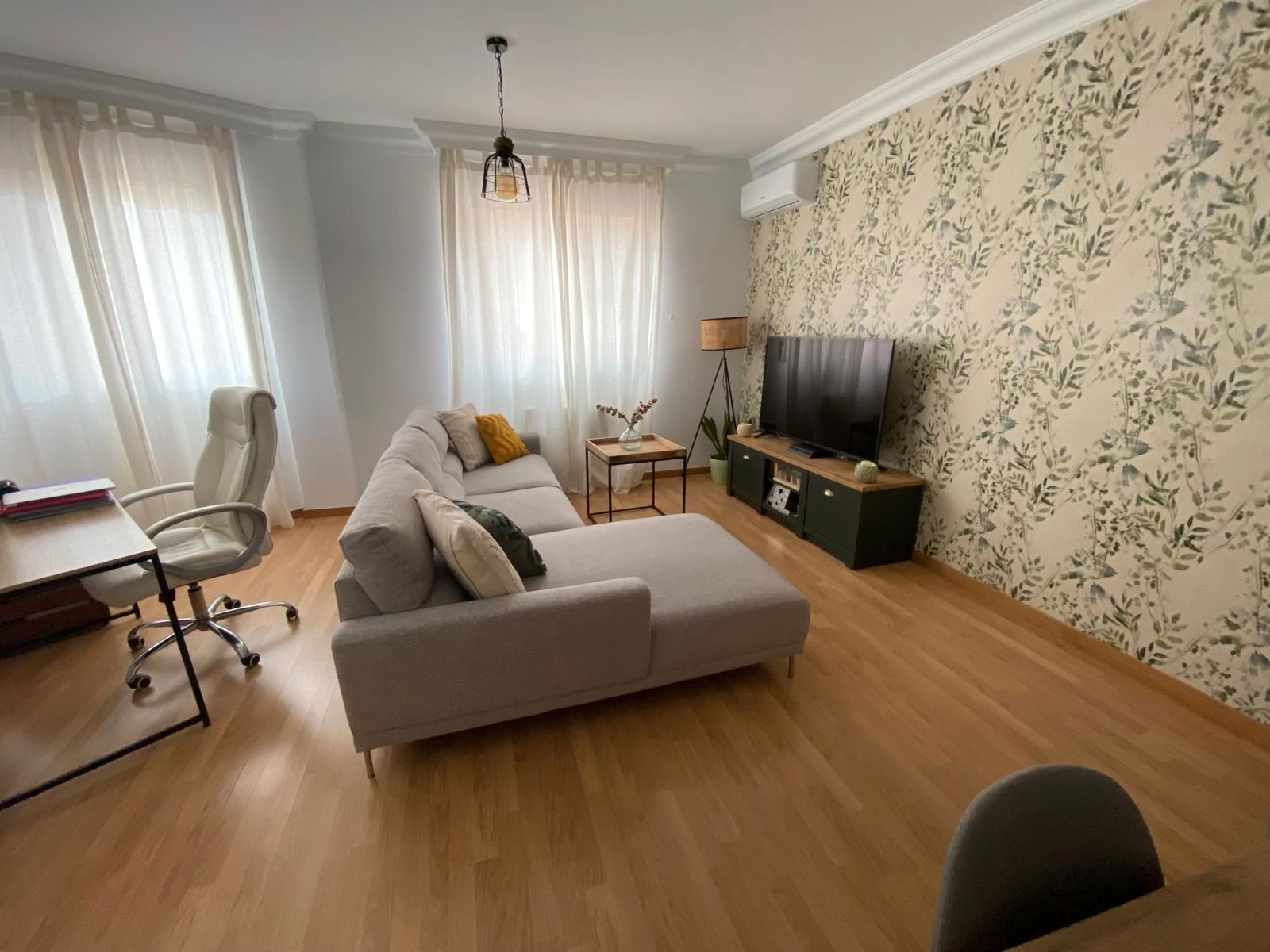 Sala d'estar de Apartament en venda en  Albacete Capital amb Aire condicionat, Calefacció i Parquet