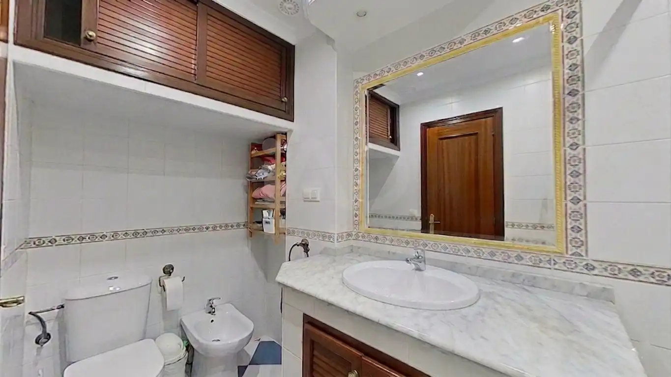 Bathroom of Flat for sale in Arcos de la Frontera  with Air Conditioner