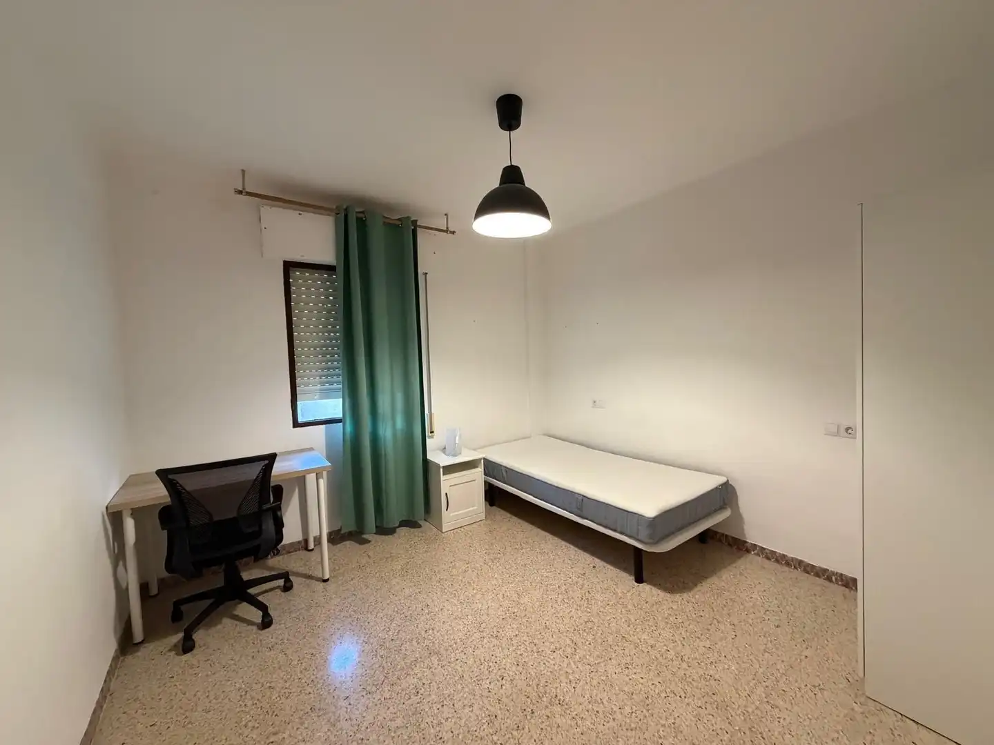 Piso con terraza en alquiler en Ruta de la Plata, imagen 3