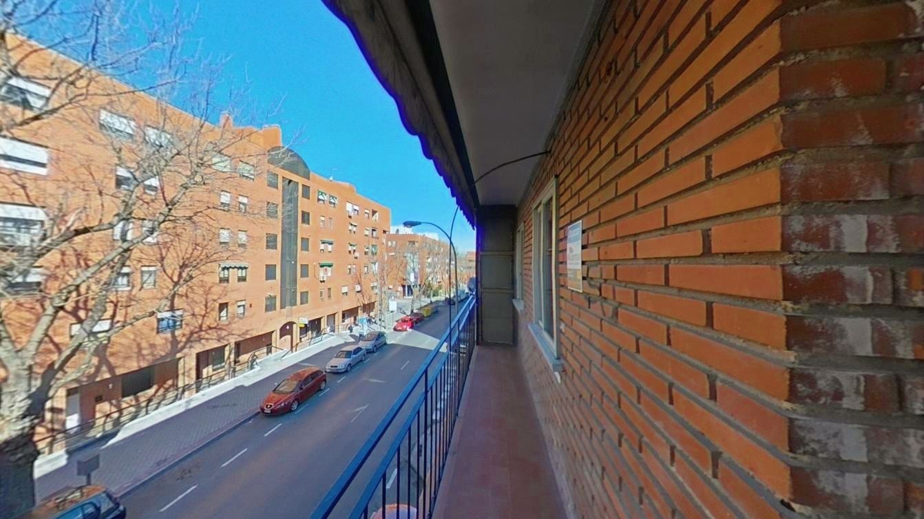Vista exterior de Pis de lloguer en  Madrid Capital amb Terrassa, Forn i Es permeten mascotes