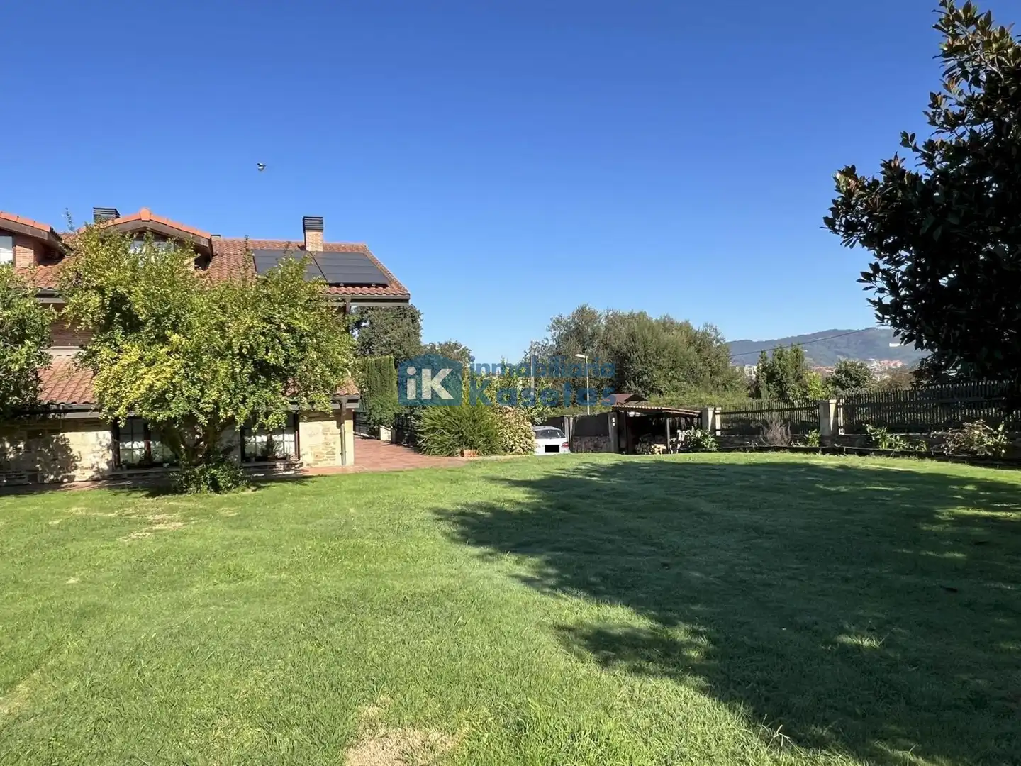 Garden of Houses for sale in Basauri   with Air Conditioner and Heating