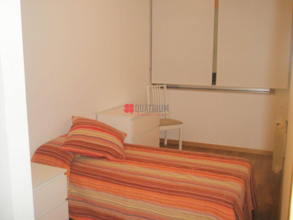 Habitación de Piso de alquiler en Santiago de Compostela  con Trastero