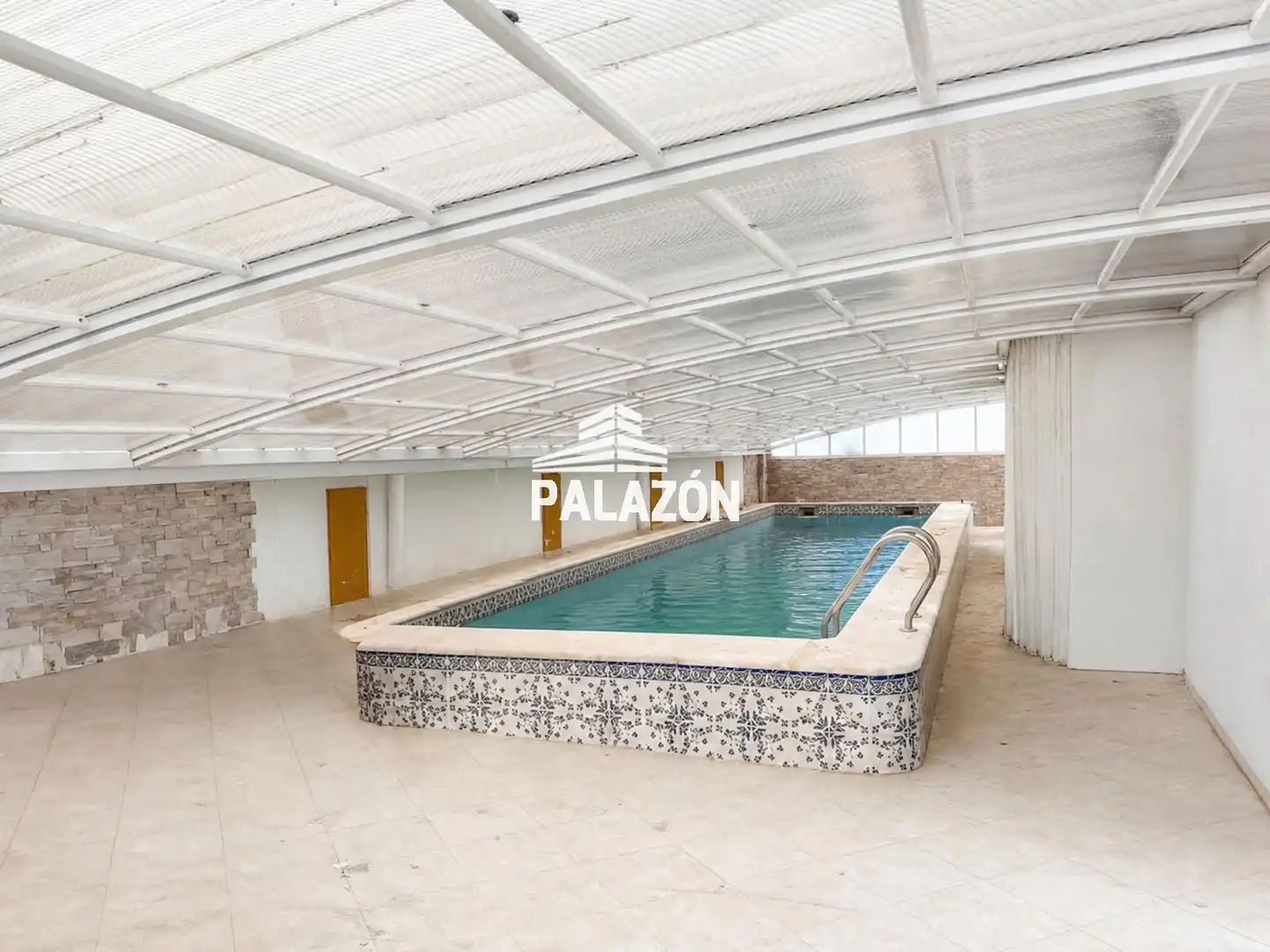 Bungalow with pool for sale in Orihuela Costa