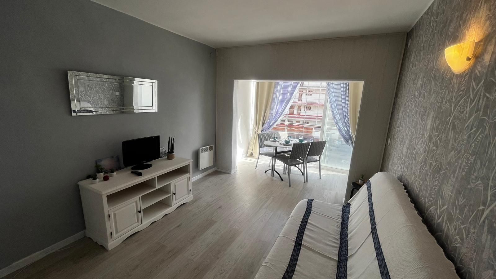 Bedroom of Study for sale in Roses  with Terrace