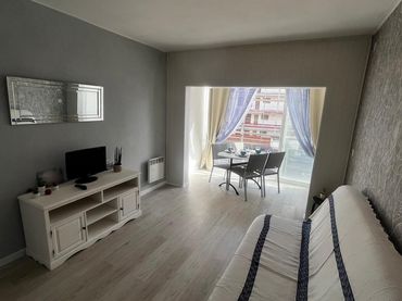 Estudio con ascensor en venta en DE LA CALA ROSTELLA