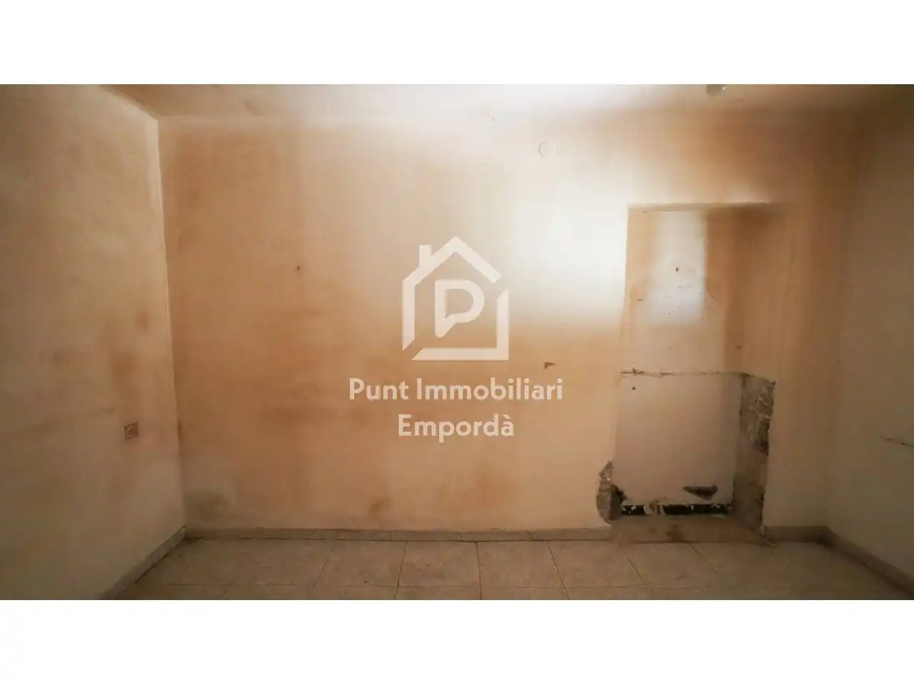 Edificio en venta en Llançà
