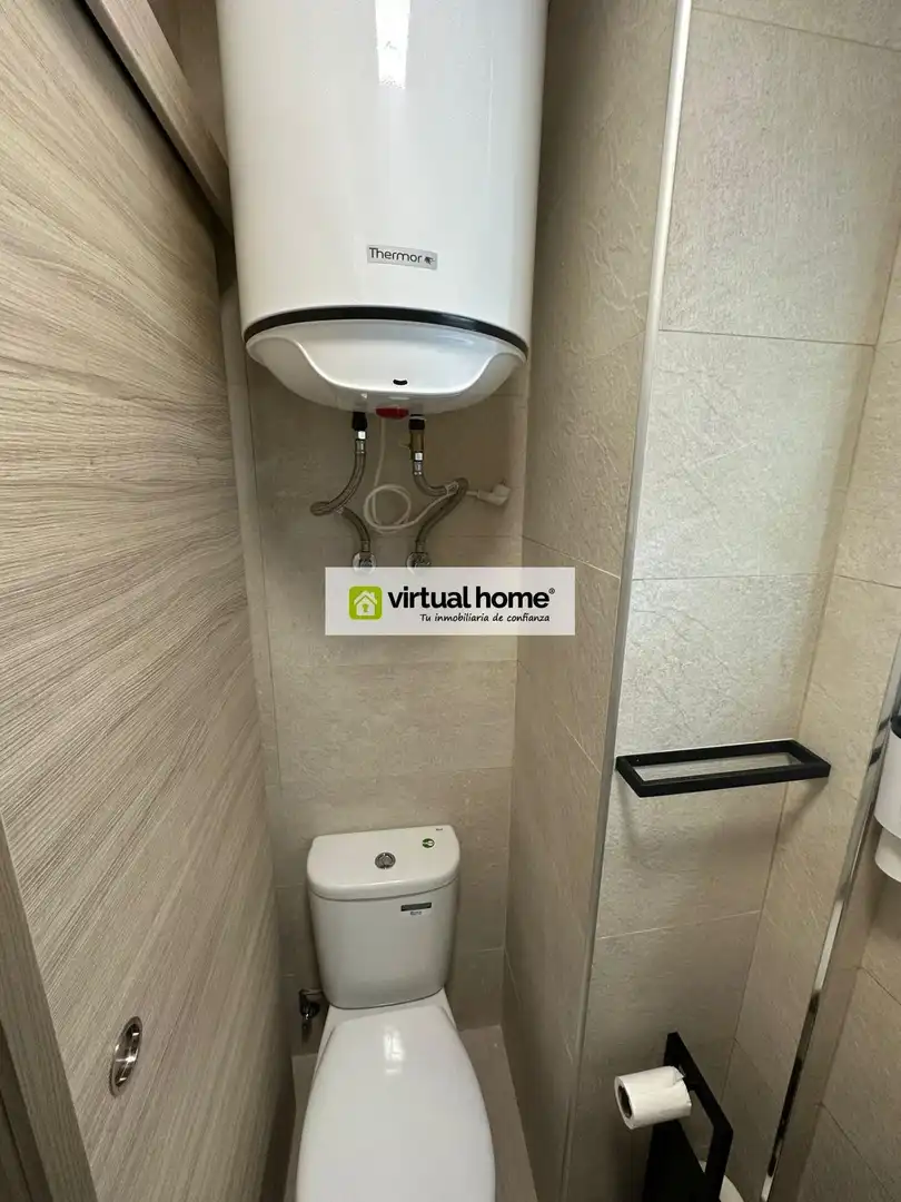Bany de Apartament en venda en Benidorm amb Aire condicionat i Piscina comunitària