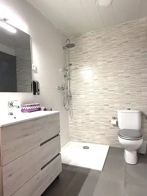 Badezimmer von Wohnung zum Verkauf in Sant Boi de Llobregat mit Klimaanlage, Heizung und Terrasse