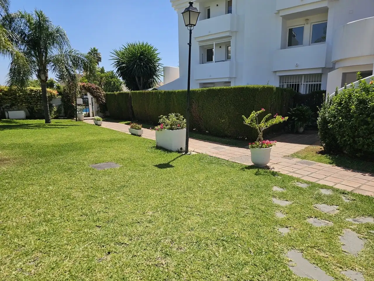 Jardí de Apartament en venda en Estepona amb Aire condicionat, Terrassa i Piscina