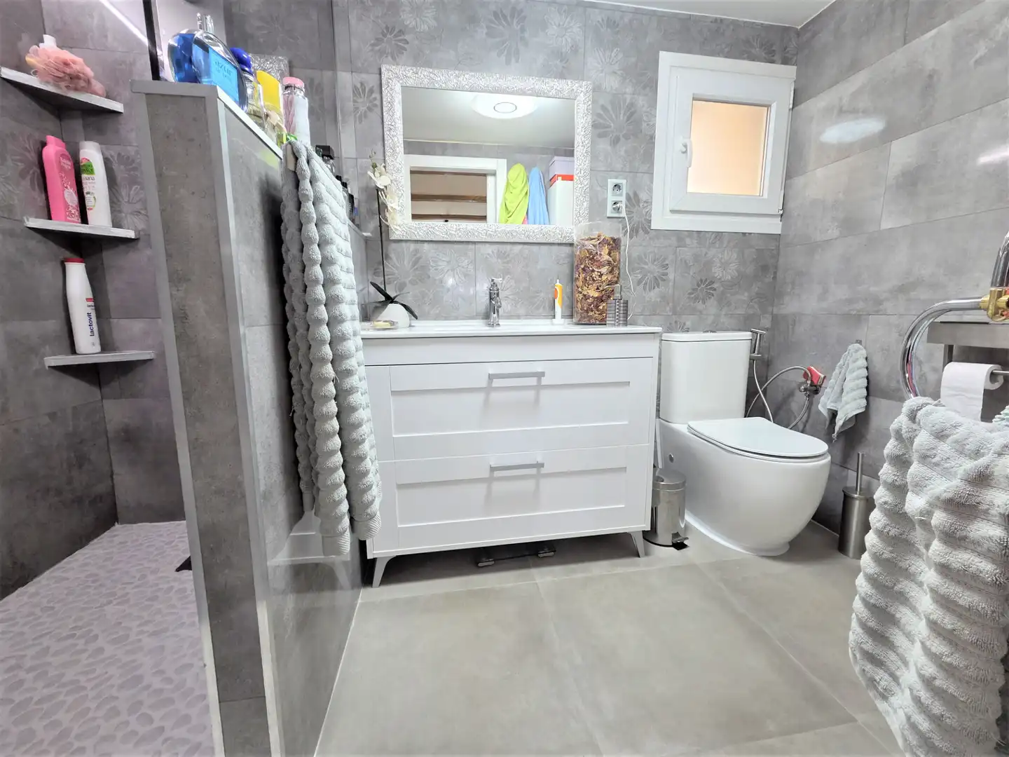 Bathroom of Detached homes for sale in Navalagamella  with Air Conditioner, Heating and Private garden