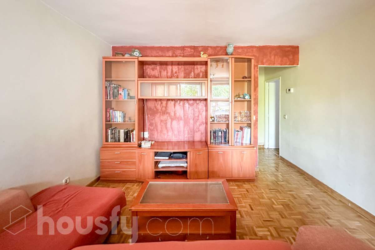 Living room of Flat for sale in  Madrid Capital  with Air Conditioner, Heating and Private garden