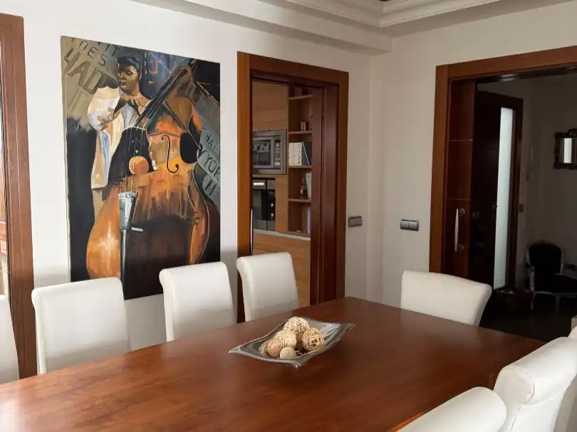 Menjador de Apartament en venda en Marbella amb Aire condicionat