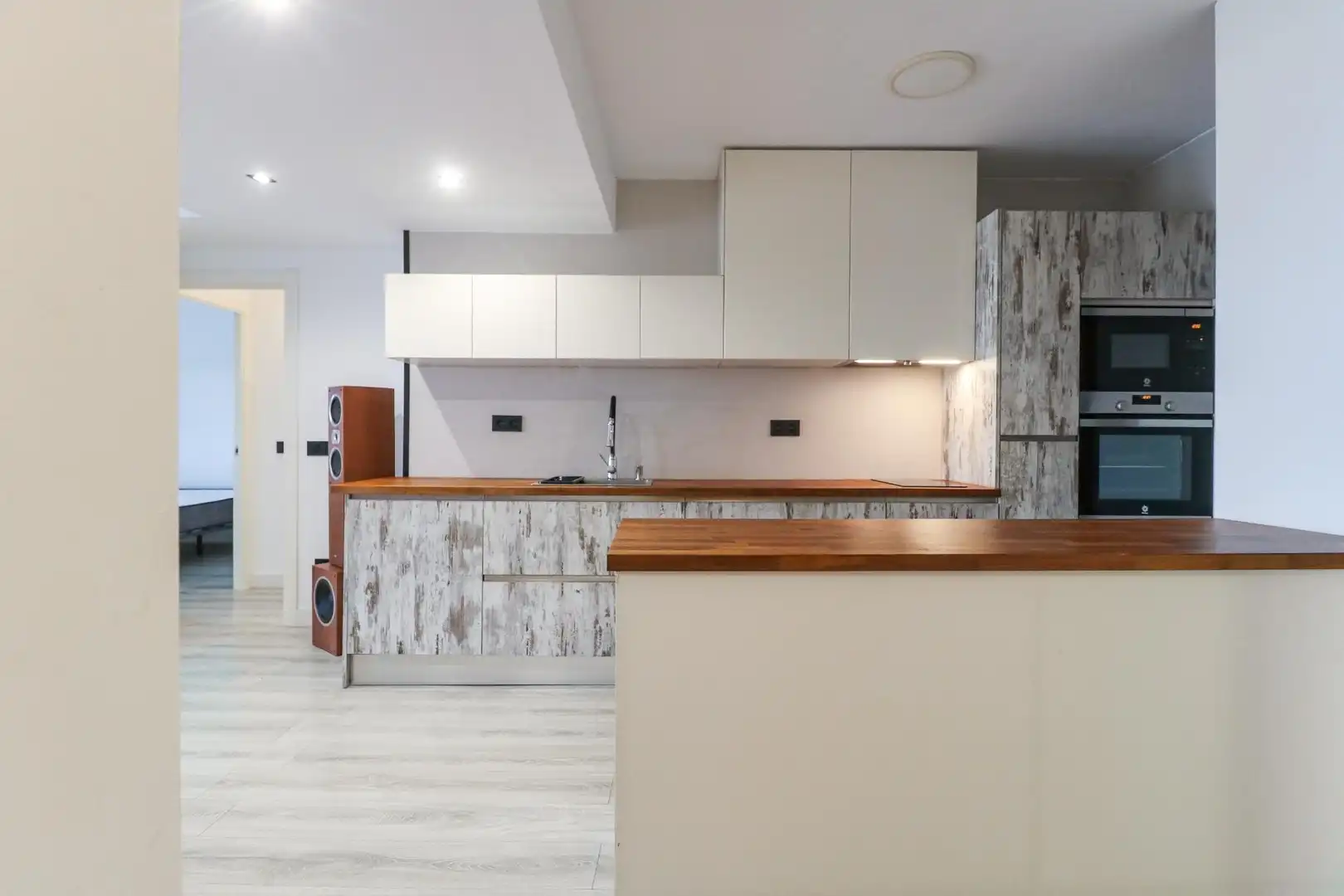 Kitchen of Flat for sale in Vilanova i la Geltrú  with Air Conditioner, Parquet flooring and Balcony