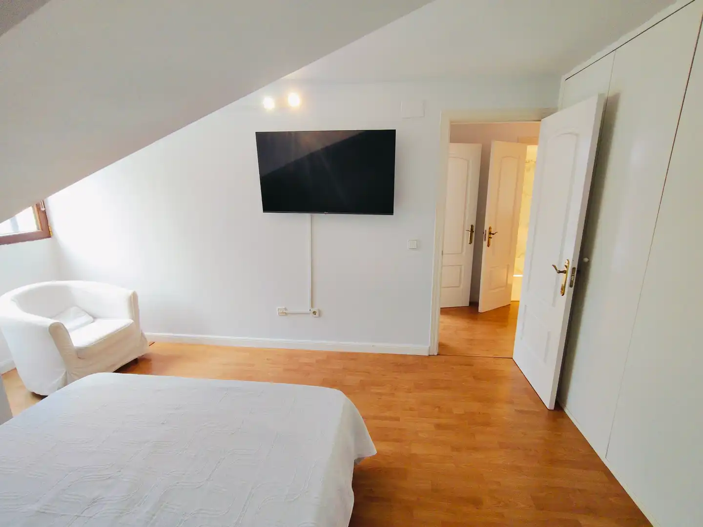 Habitación de Dúplex en venta en Santander con Calefacción, Parquet y Amueblado