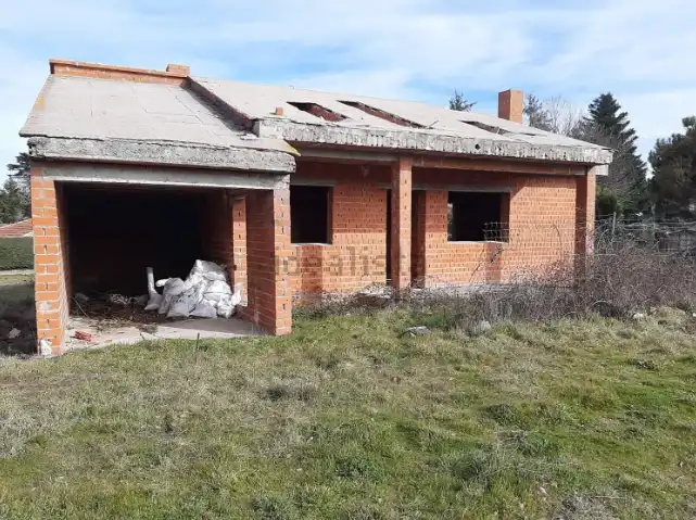 Edificio en venta en Herradón de Pinares, Ávila