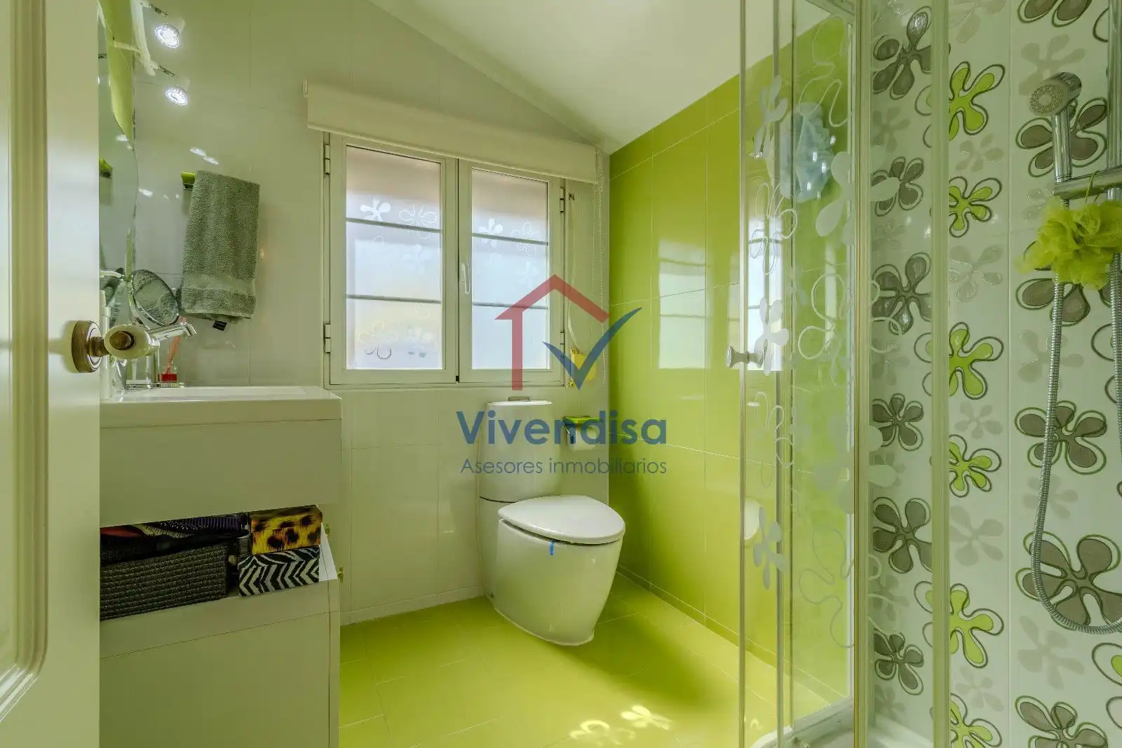 Baño de Casa adosada en venta en Cabanillas del Campo con Terraza y Piscina