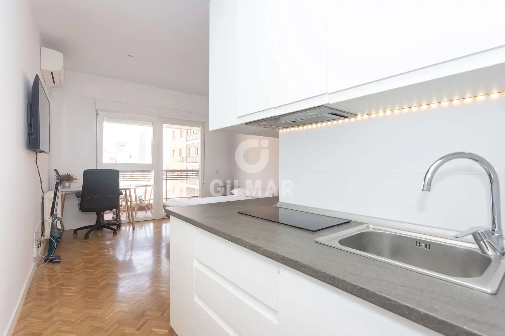 Cocina de Piso en venta en Madrid con Calefacción y Balcón