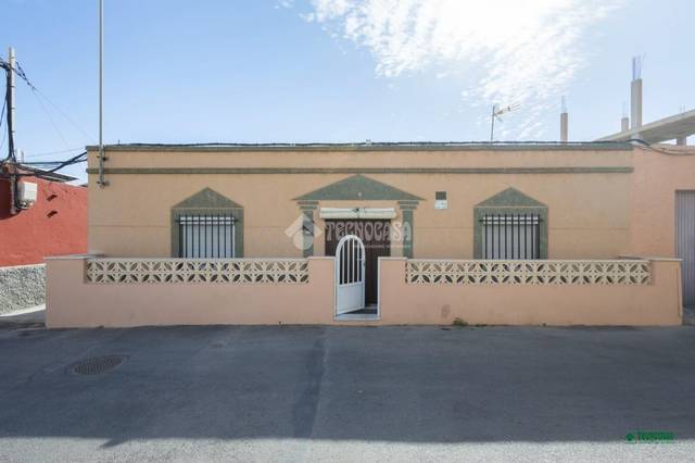 Casa adosada en Venta en Costacabana - Loma Cabrera