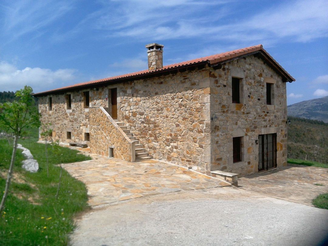 Exterior view of House or chalet for sale in Solórzano  with Heating, Storage room and Furnished
