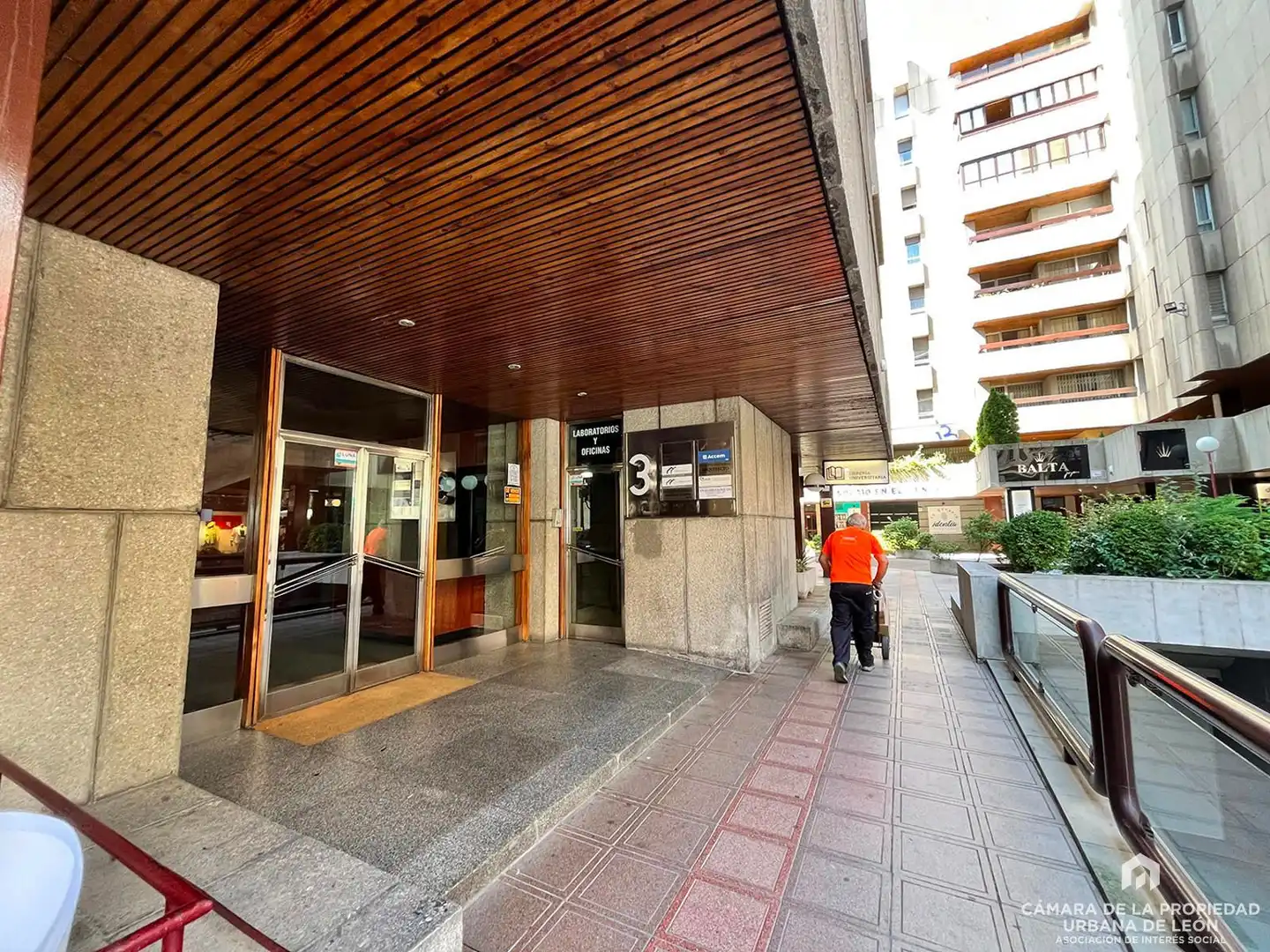 Exterior view of Office for rent in León Capital 