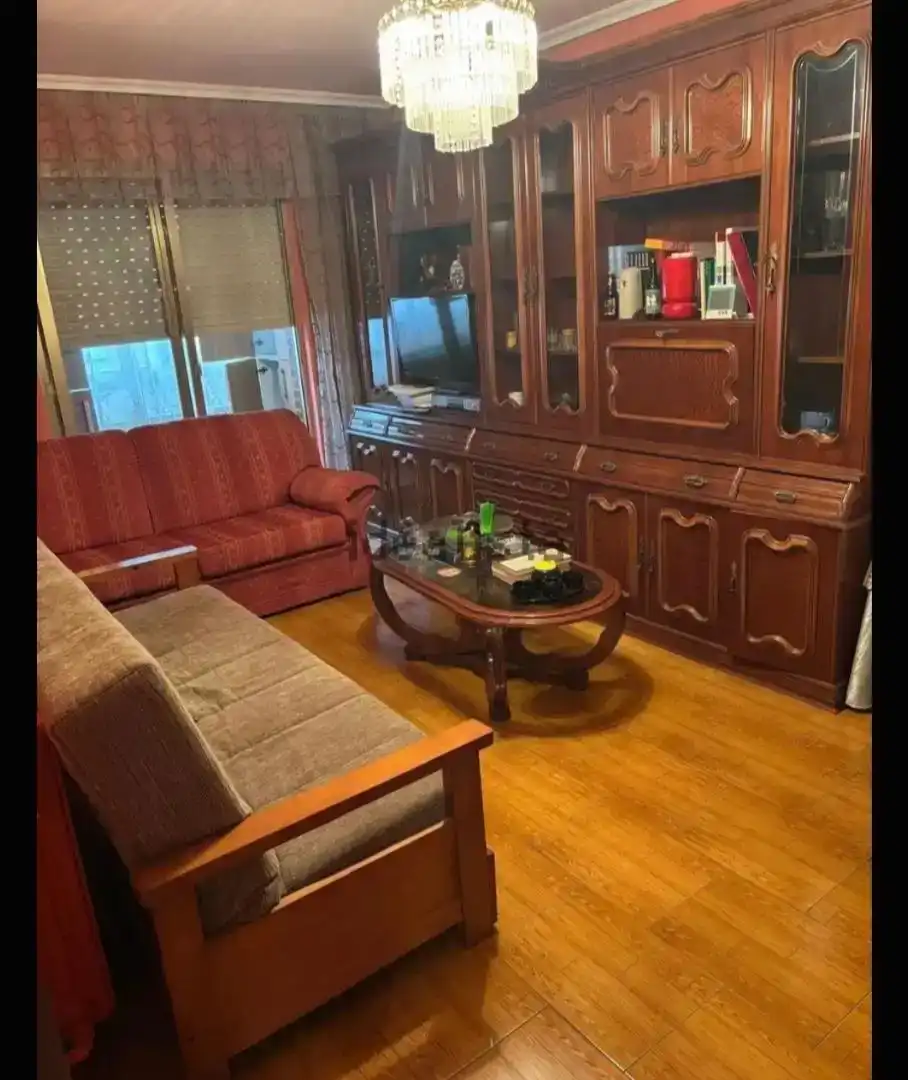 Sala de estar de Piso en venta en La Robla  con Trastero, Amueblado y Horno