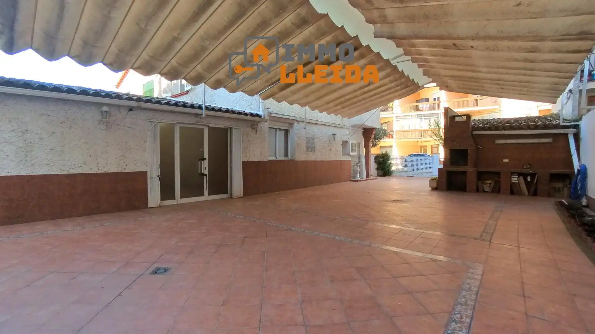 Casa adosada en venta en Balaguer con Calefacción y Terraza