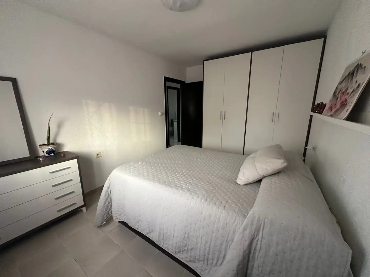 Dormitori de Apartament de lloguer en Vinaròs amb Aire condicionat, Terrassa i Traster