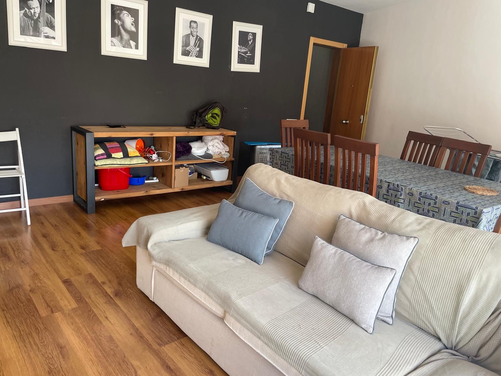 Sala d'estar de Pis en venda en Terrassa amb Balcó