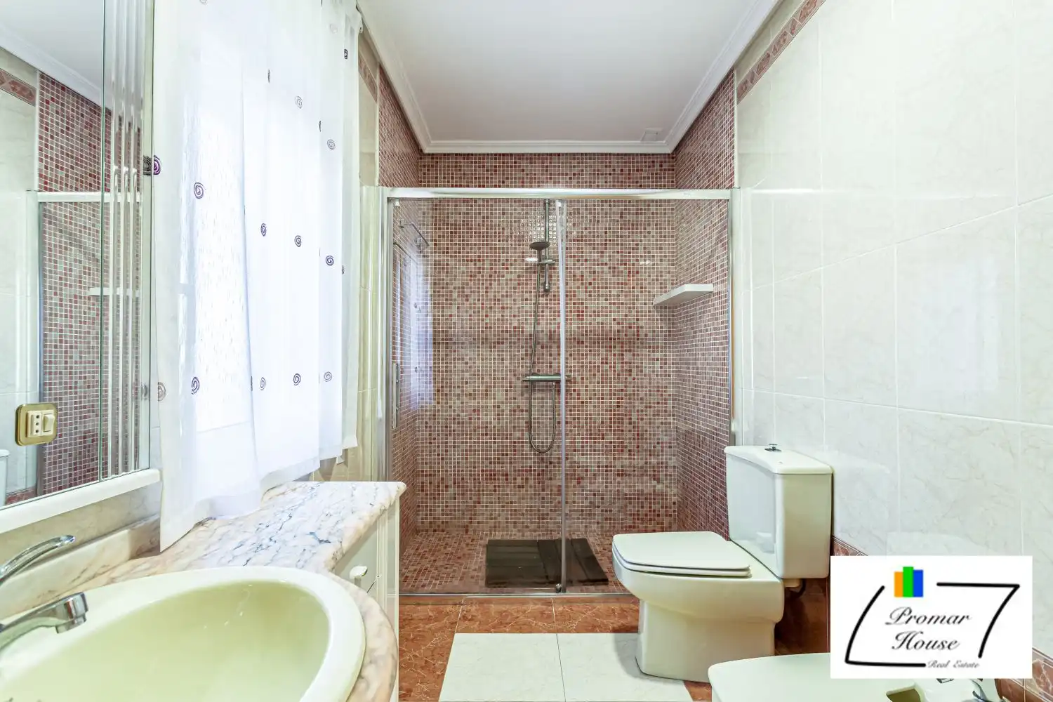 Baño de Casa o chalet en venta en Ávila con Calefacción, Jardín privado y Terraza