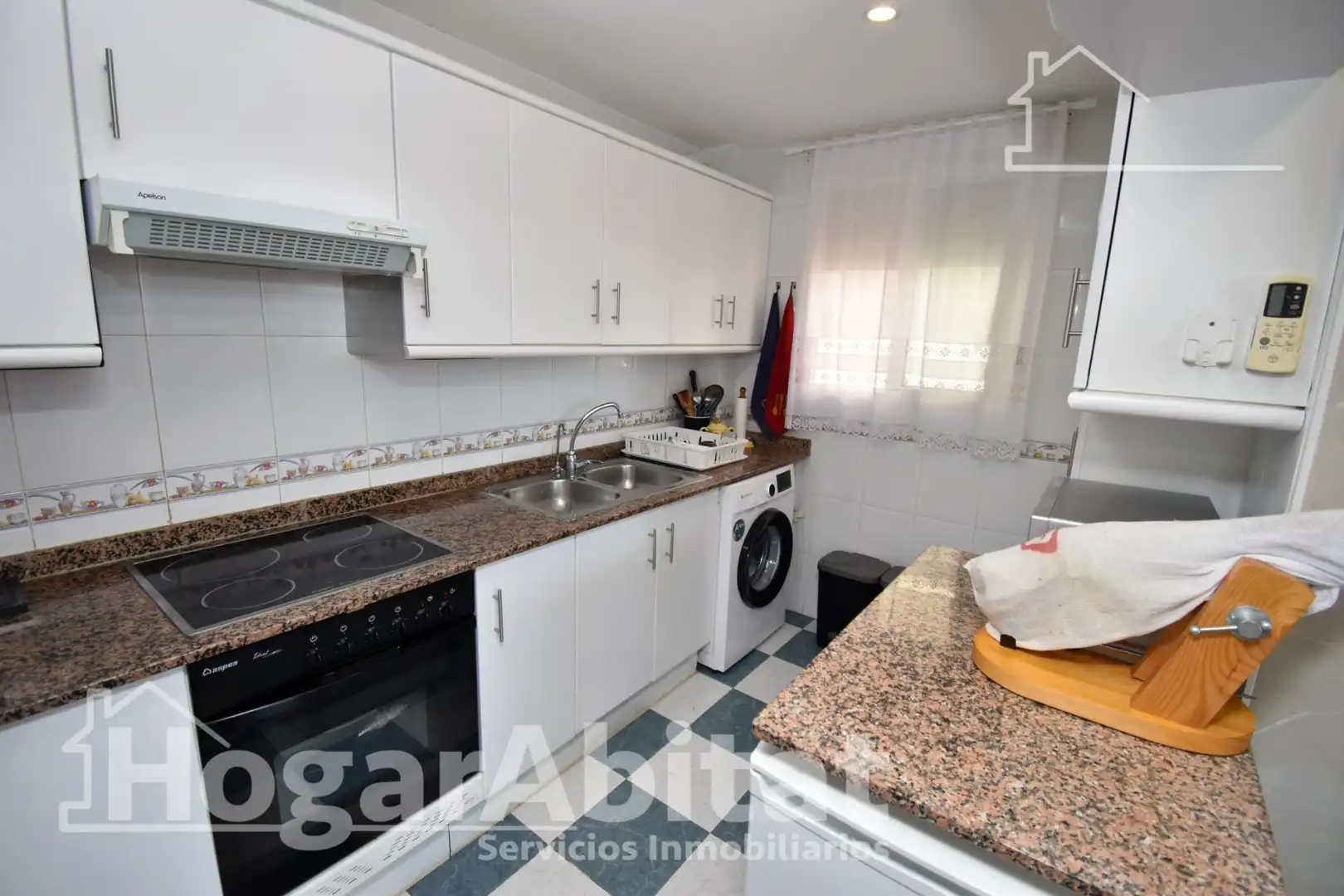 Cocina de Apartamento en venta en Oropesa del Mar / Orpesa con Aire acondicionado, Calefacción y Jardín privado