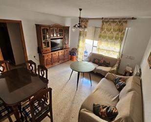 Living room of Flat for sale in  Granada Capital  with Furnished, Washing machine and Microwave