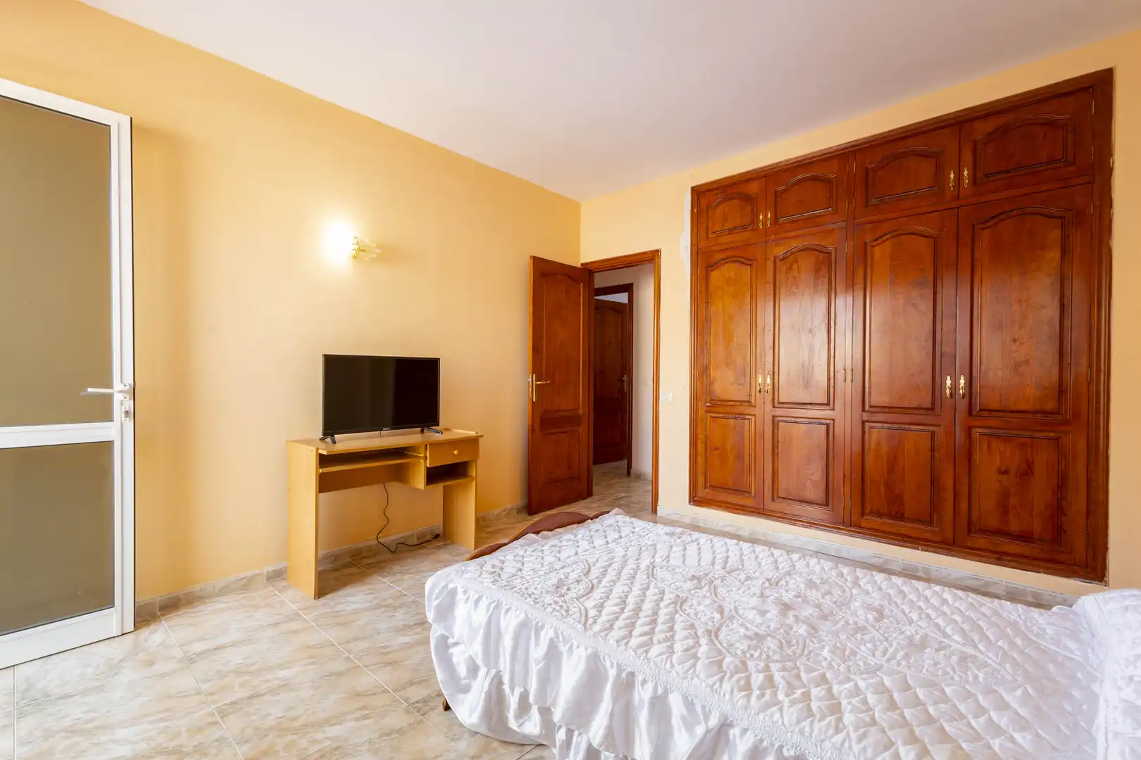 Schlafzimmer von Einfamilien-Reihenhaus zum Verkauf in Los Realejos mit Privatgarten, Terrasse und Abstellraum