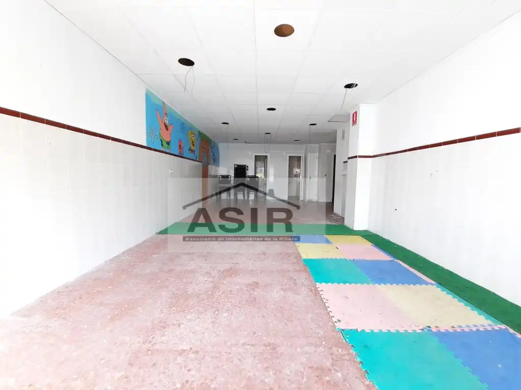 Business premises for sale in Casc Urbà, imagen 4