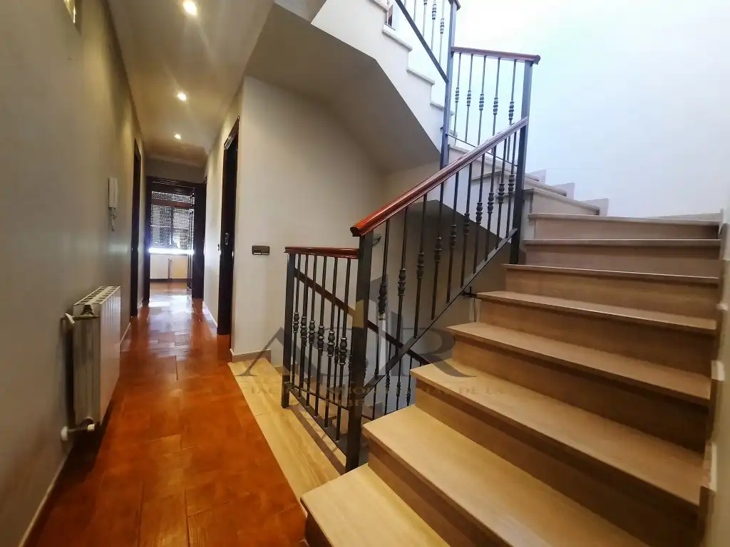 Haus mit Terrasse zur Miete in Casc Urbà, imagen 22