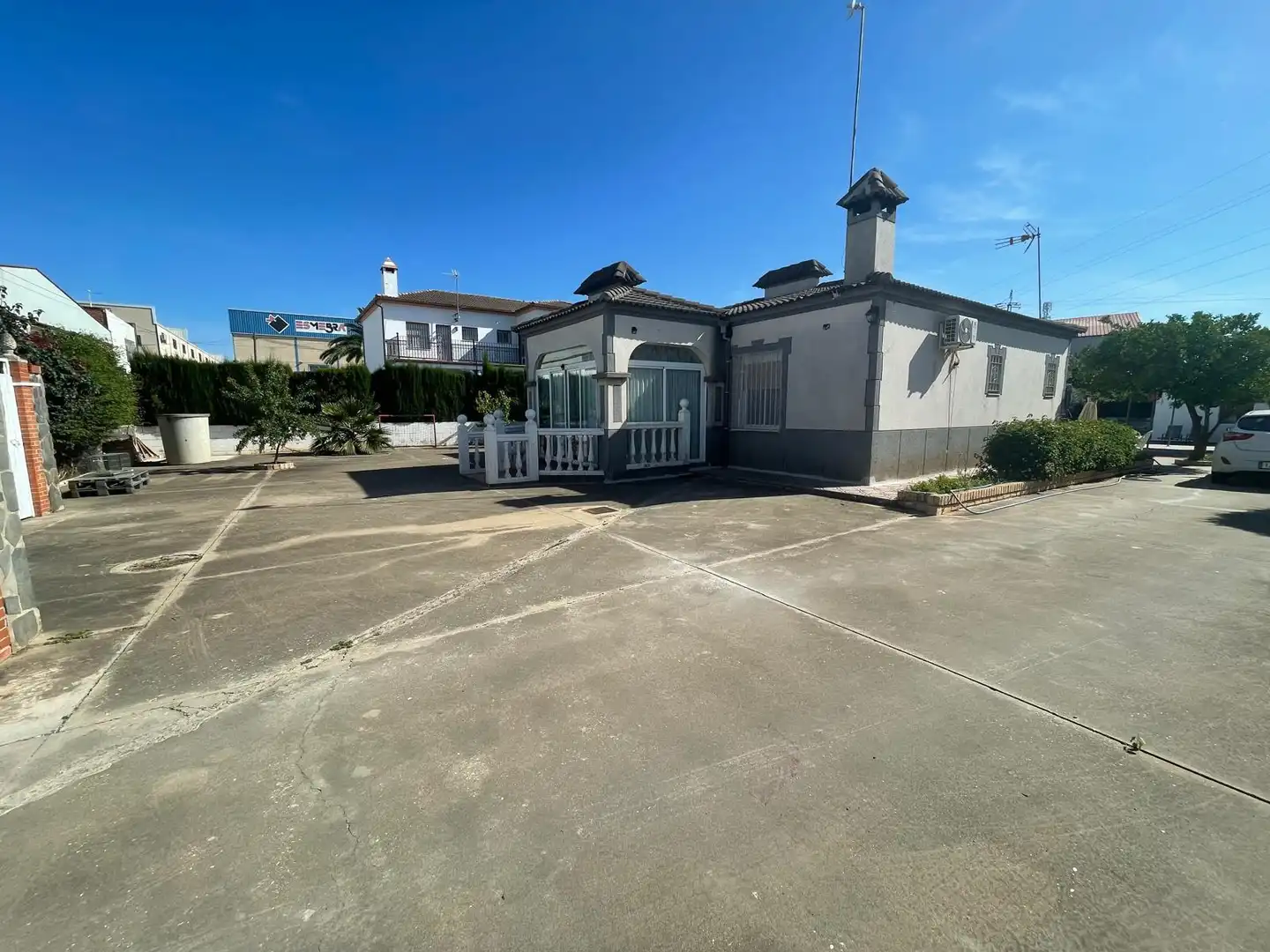 Vista exterior de Casa o xalet en venda en Córdoba amb Aire condicionat, Jardí privat i Terrassa